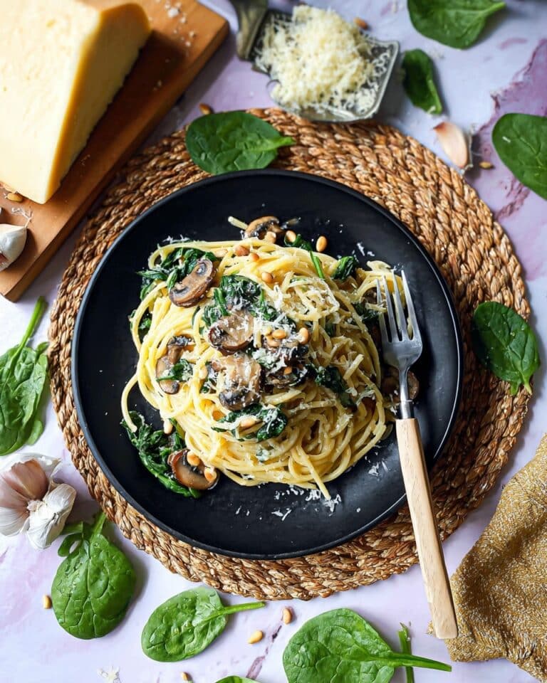 Creamy Mushroom and Spinach Pasta Recipe